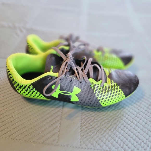 🔥5 FLR $25🔥UNDER ARMOUR UA CF Force HG JR Soccer Cleats Youth - Picture 2 of 9